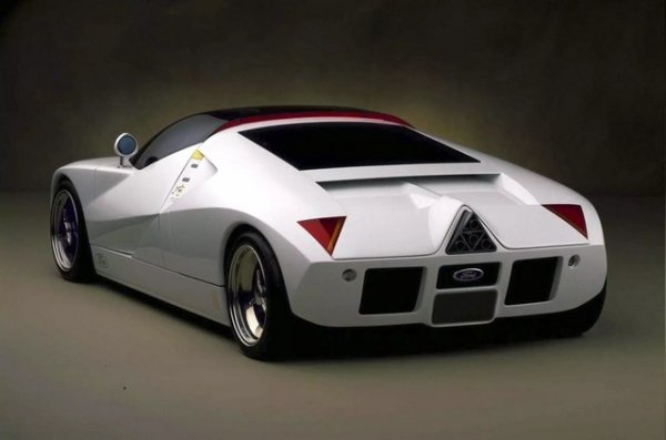 Първоначално GT90 трябва да бъде наследник на Ford GT40 и Ford GT70, както и предшественик на Ford GT, но след като планът за производство е отменен, хронологията също е променена, което направи Ford GT новият наследник на GT40 и GT70.
Ford GT90 е представен през януари 1995 г. на автомобилното изложение в Детройт, където е звездата на салона. Рекламиран е като &bdquo;най-могъщият суперкар на земята&ldquo; и наследник на легендата GT40 с претенции за максимална скорост от 378 км/ч. Но създаденият първи екземпляр си остава единствен и сега колата е изложена в музея Hajek Motorsports, Еймс, Оклахома.